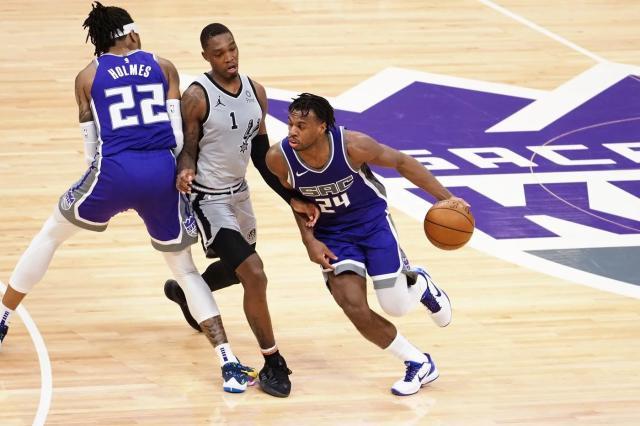 vip注册-马刺结束五连败坐稳第10 德罗赞：尽全力，别后悔！